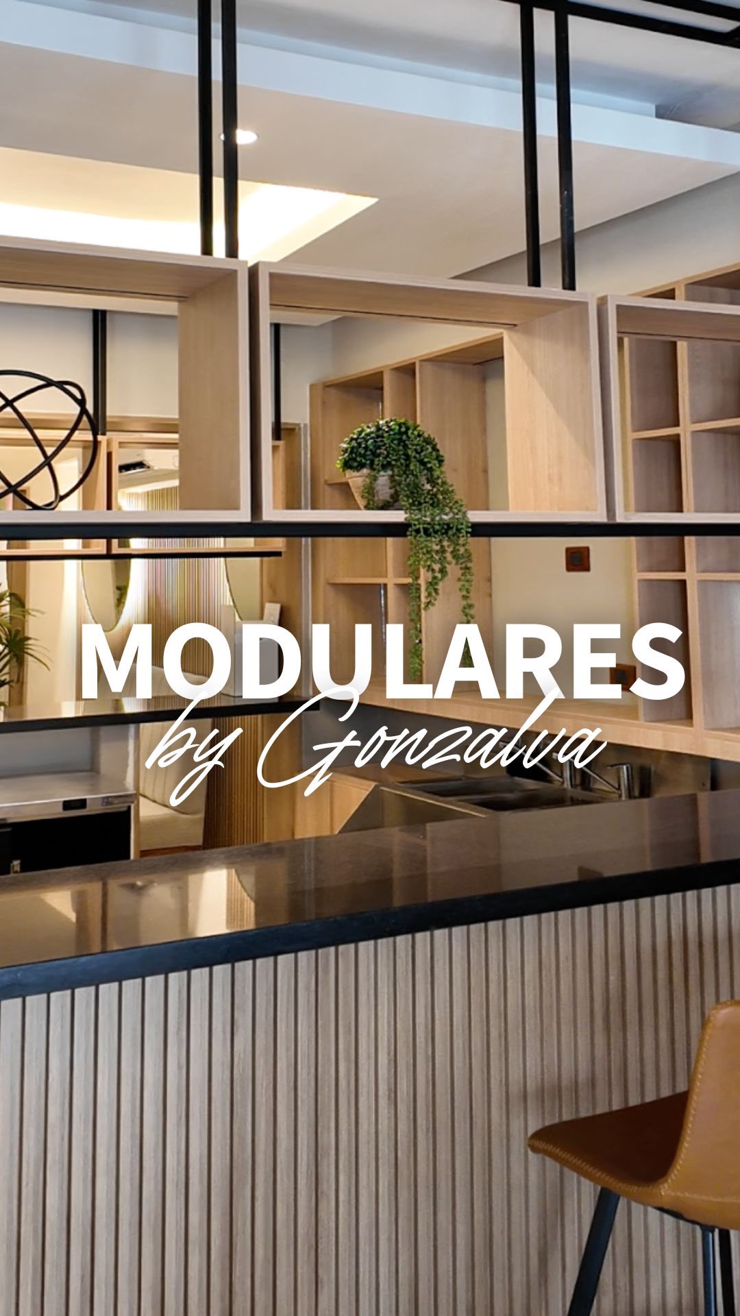 Módulos y barra de cocina a medida